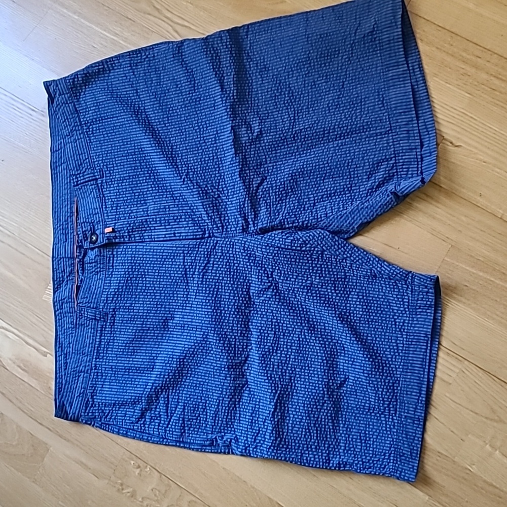 Men's Blue Seersucker Shorts, 32 Bar Blues, Size 40. - Picture 2 of 5